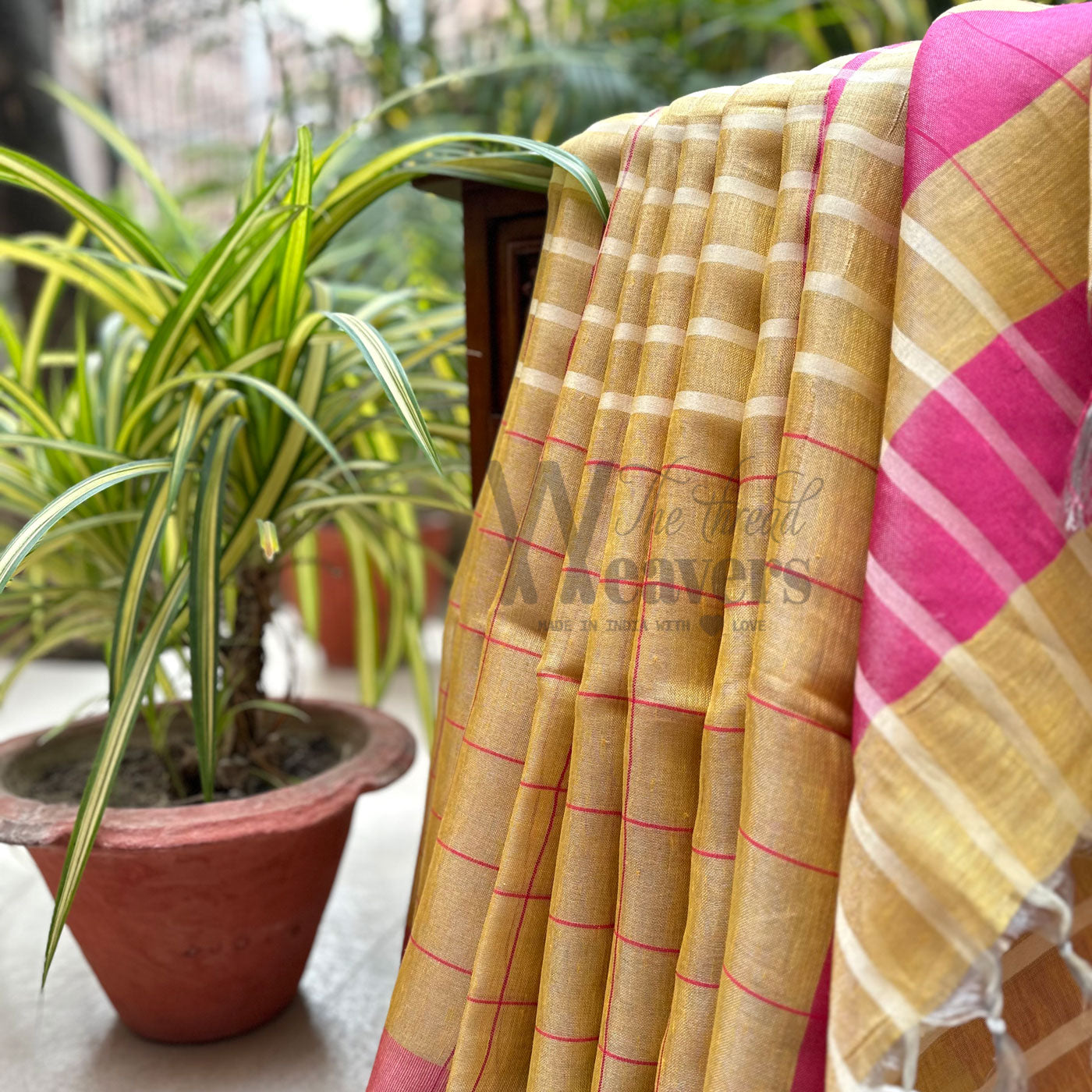 Sweet Manhattan Zari Linen Saree