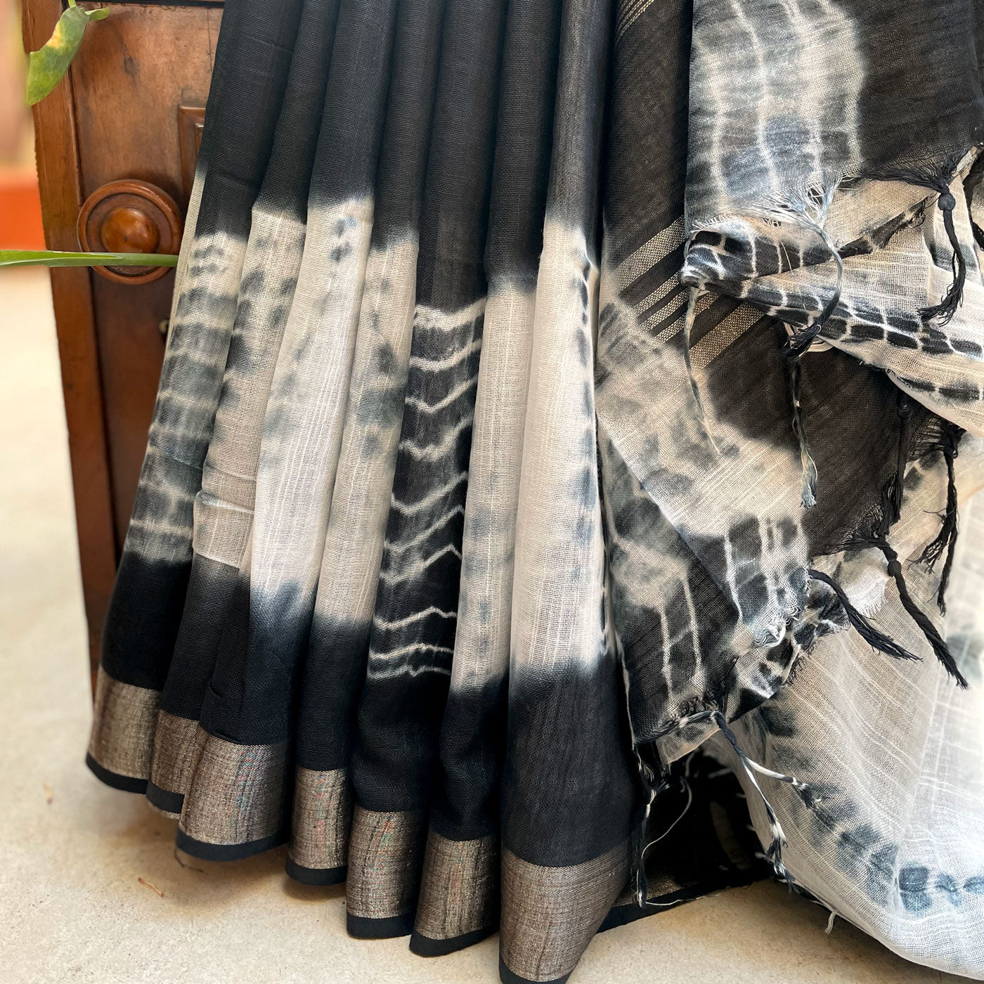 Castlerock Shibori Cotton Linen Saree